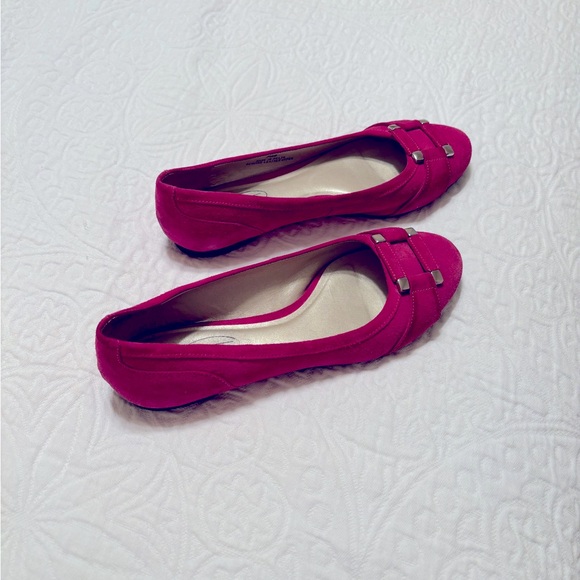 Flats - Picture 2 of 5